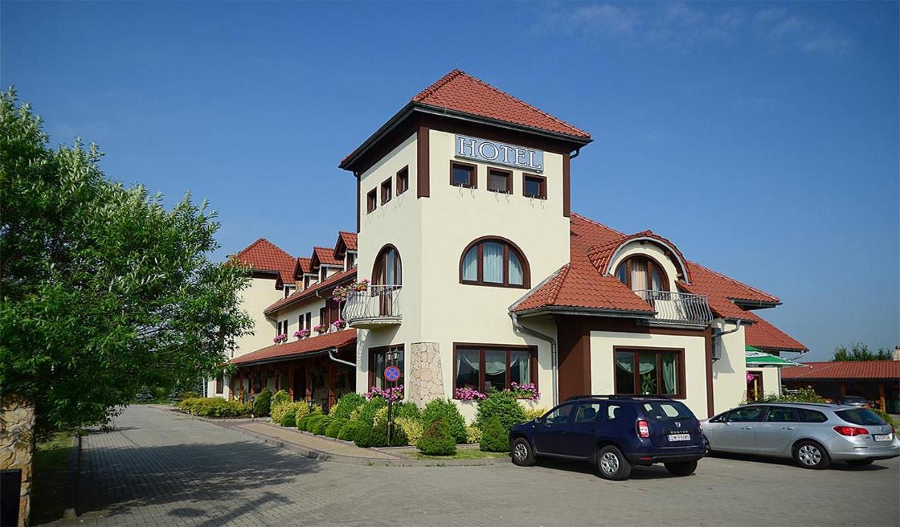 Hotel Tyniecki Краков Экстерьер фото