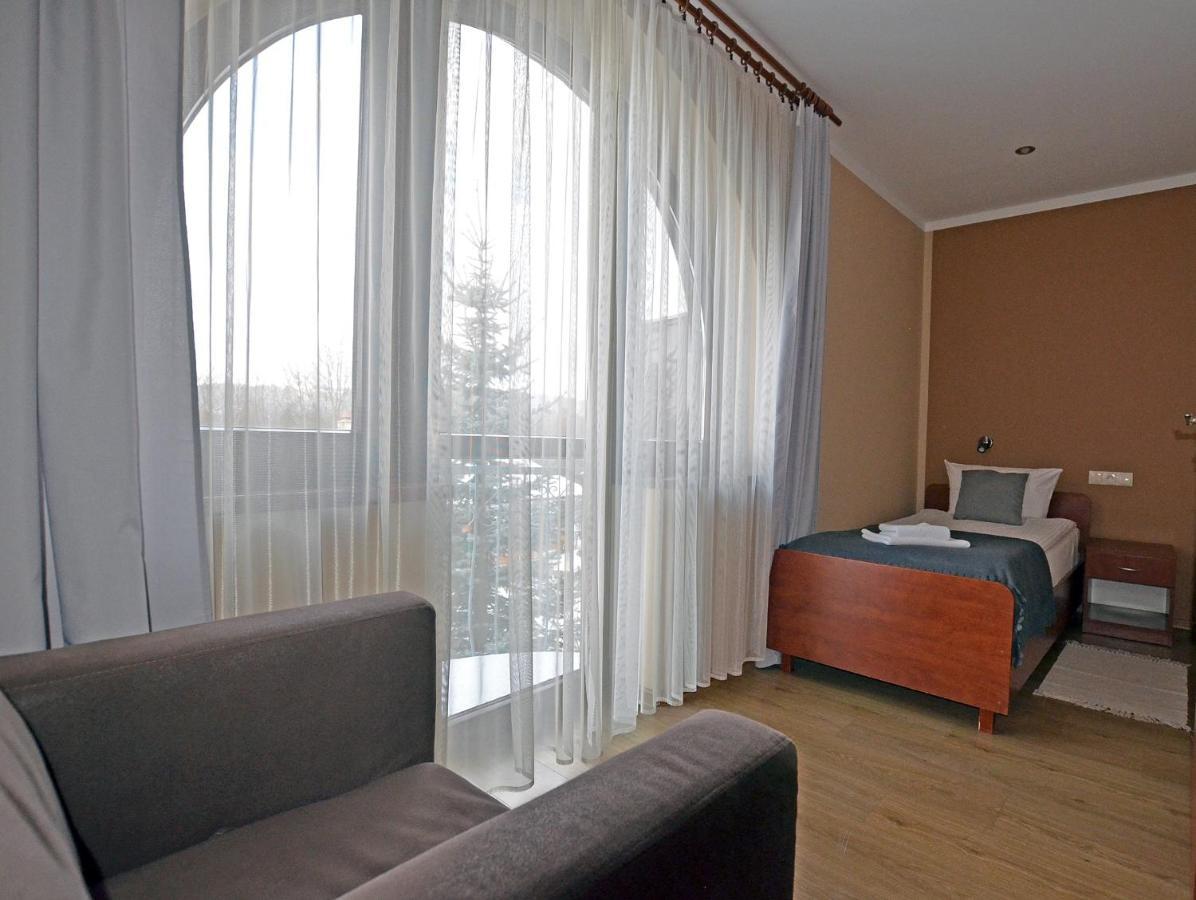 Hotel Tyniecki Краков Экстерьер фото